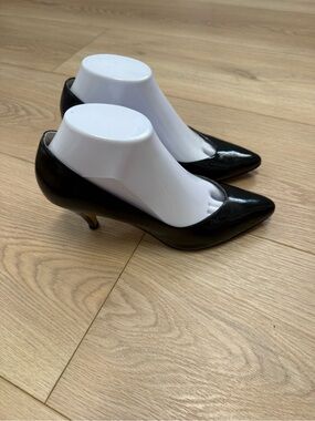 Vintage Flings Classic Black Patent Leather Pointed-Toe Pump for Women Size 7.5